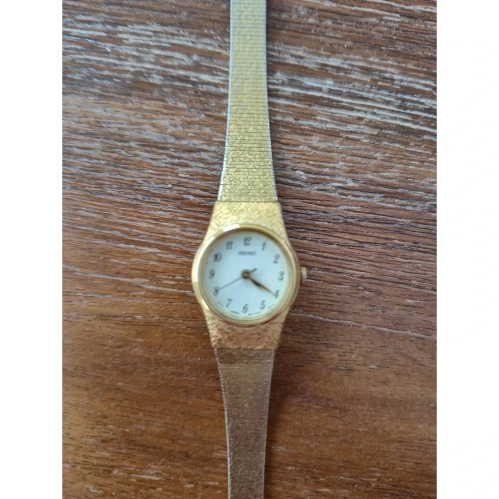 Seiko Wristwatch Women OS Gold Tone Mesh Band Vintage Dress Analog 1N01-0B70 VTG